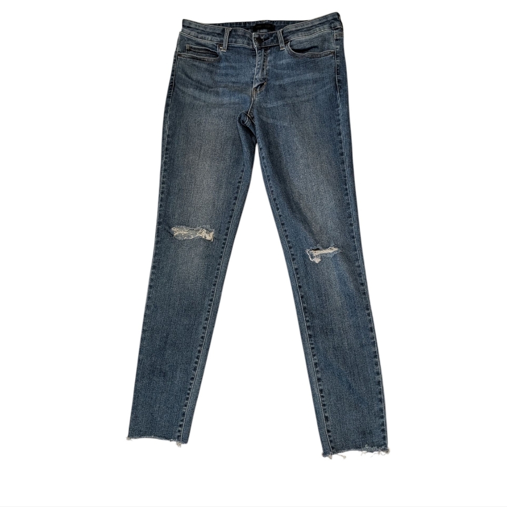 Uniqlo Women's Skinny Jeans in Distressed Blue Size 27